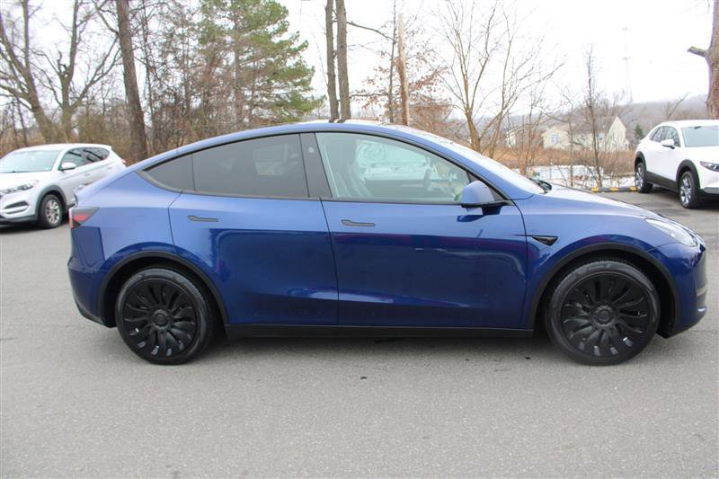 Used 2024 Tesla Model Y Long Range image 9
