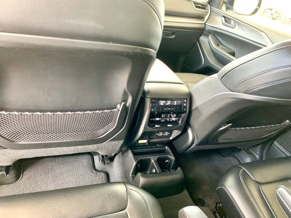 Used 2022 Jeep Grand Cherokee L Limited AWD/4WD image 21