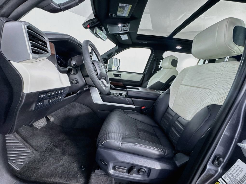 Used 2025 Toyota Sequoia Capstone AWD/4WD image 12