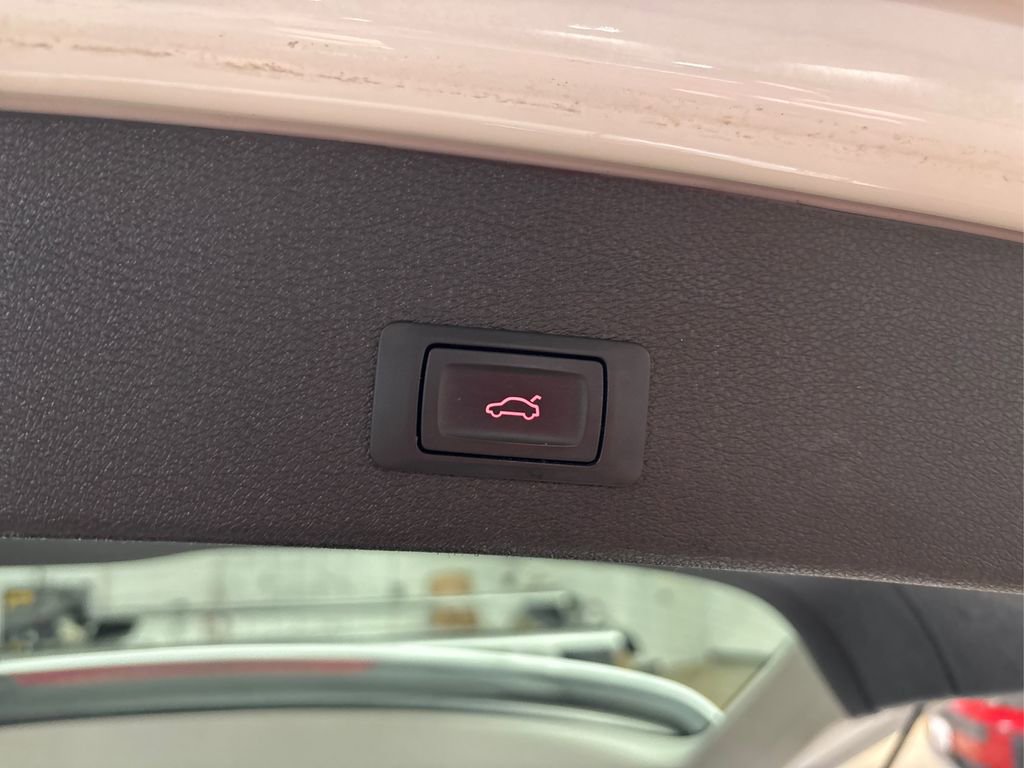 Used 2016 Audi Q5 2.0T Premium Plus w/ Technology Package image 14