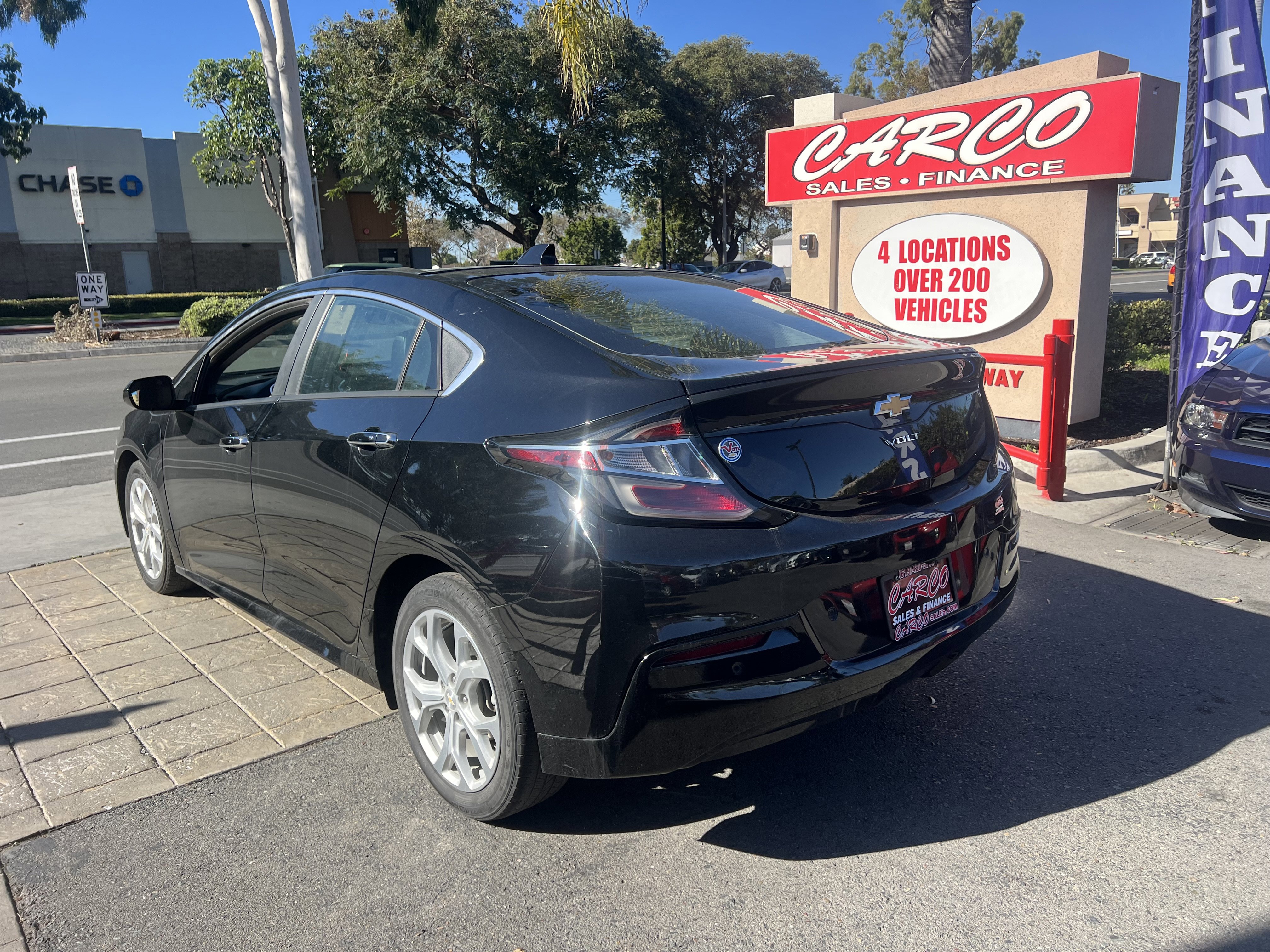Used 2017 Chevrolet Volt Premier w/ Driver Confidence II Package image 6