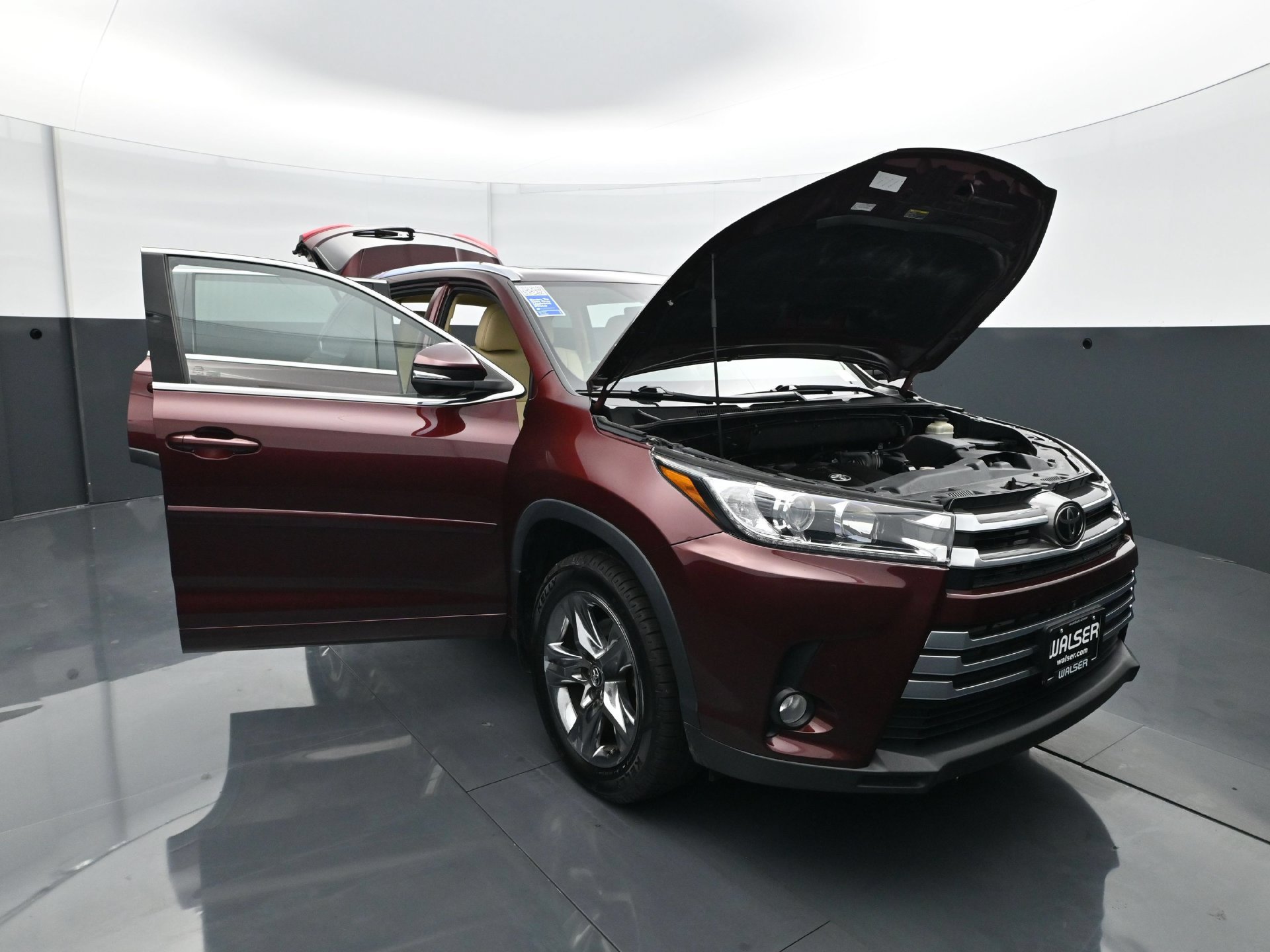 Used 2018 Toyota Highlander Limited Platinum w/ Carpet Mat Package (TMS) AWD/4WD image 35