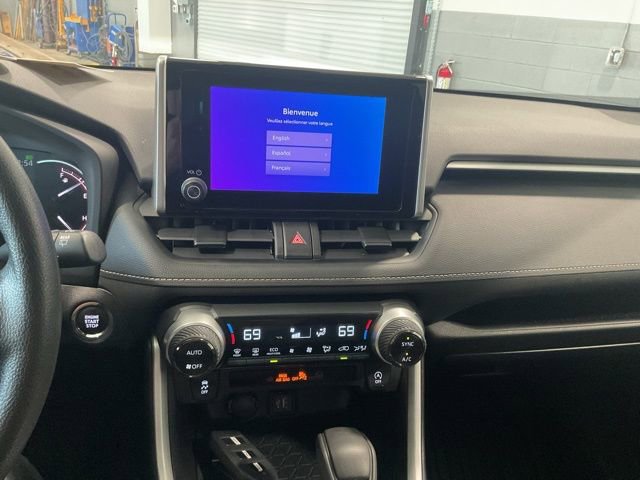Used 2024 Toyota RAV4 XLE AWD/4WD image 16