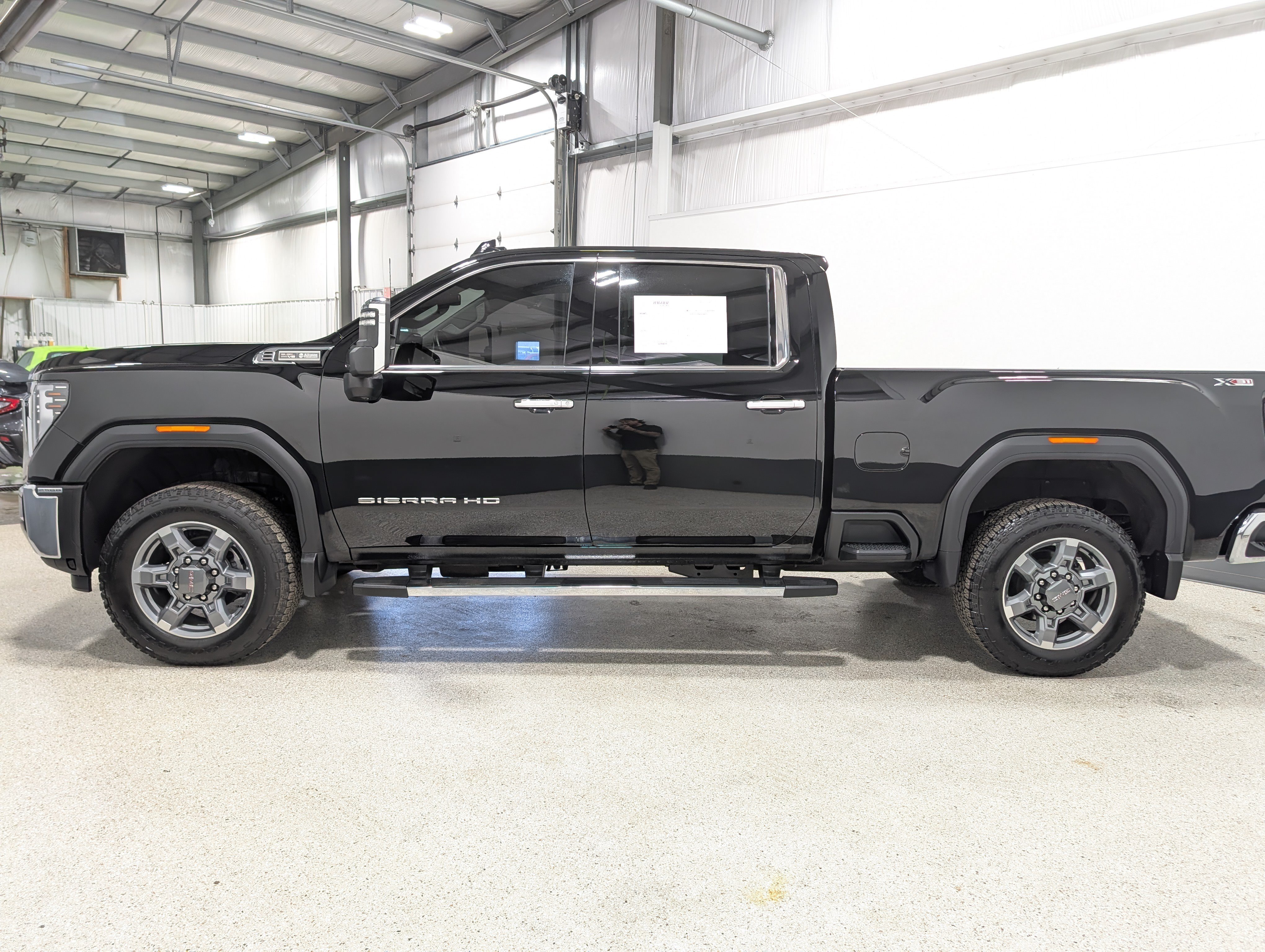 Used 2025 GMC Sierra 2500 SLT AWD/4WD image 6