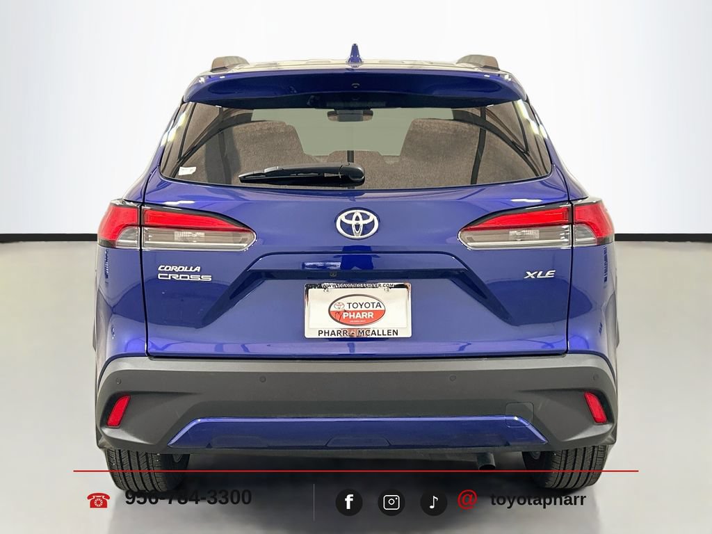 Used 2023 Toyota Corolla Cross XLE w/ Convenience Package FWD image 6