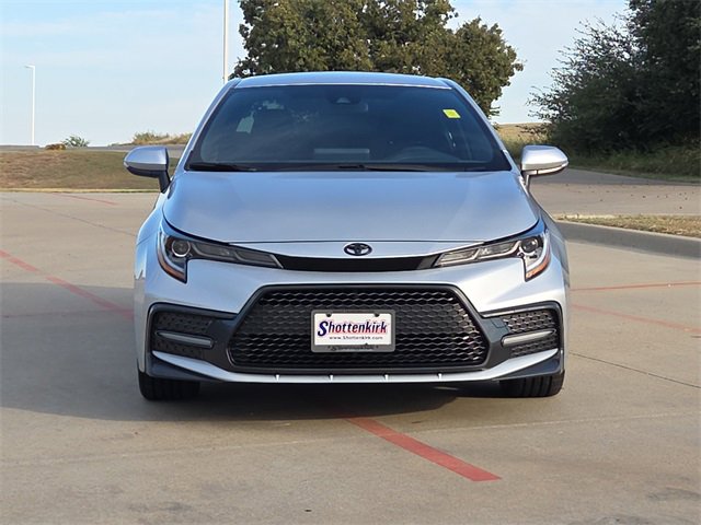 Used 2022 Toyota Corolla SE image 2