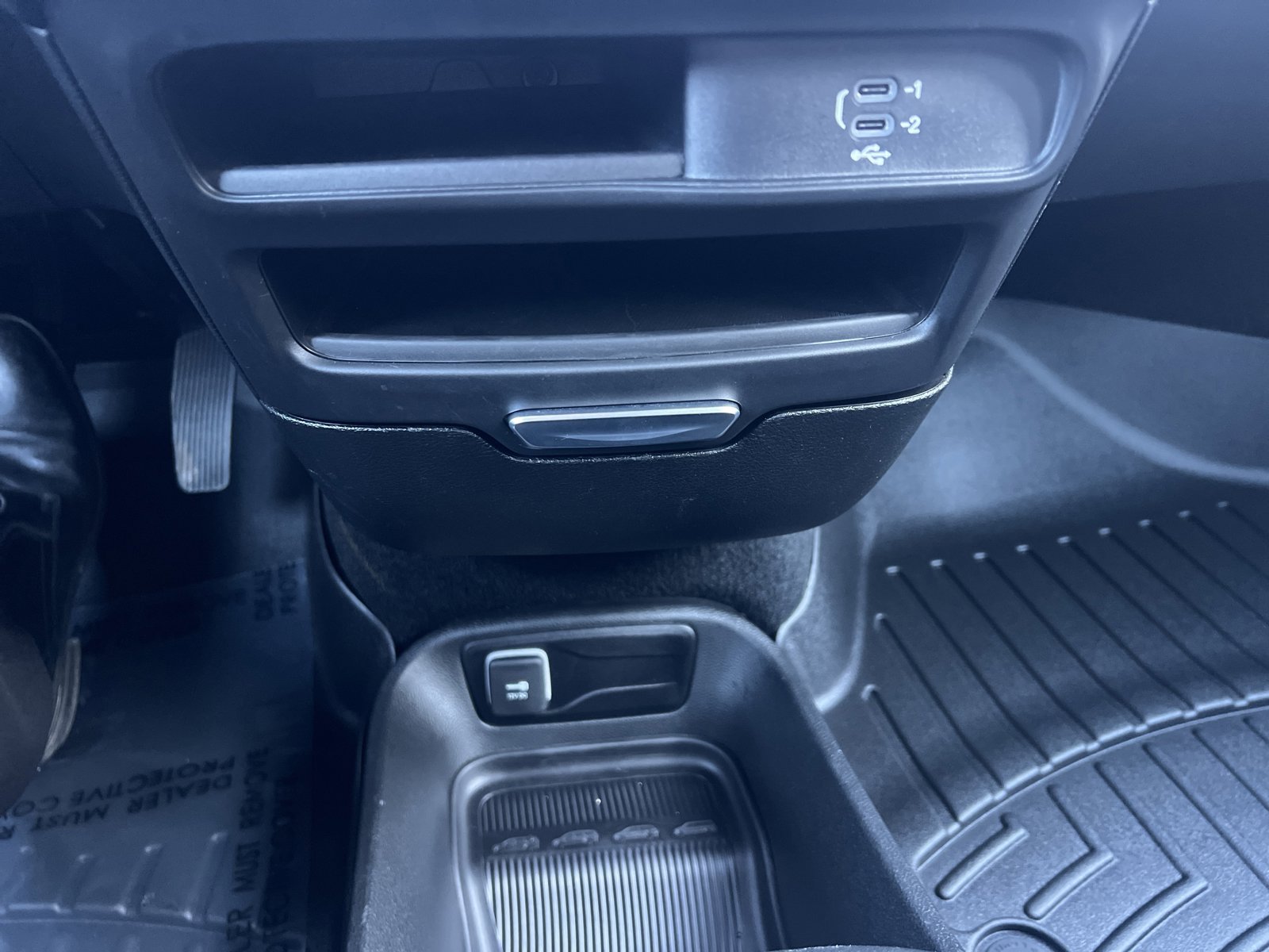 Certified 2026 Chrysler Pacifica Select image 15