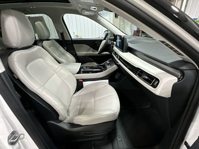 Used 2025 Lincoln Aviator AWD w/ Equipment Group 101A image 31