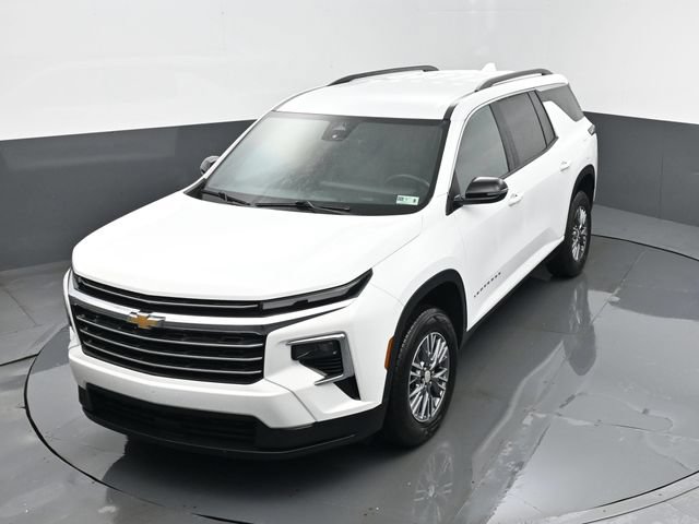 Used 2025 Chevrolet Traverse LT AWD/4WD image 24