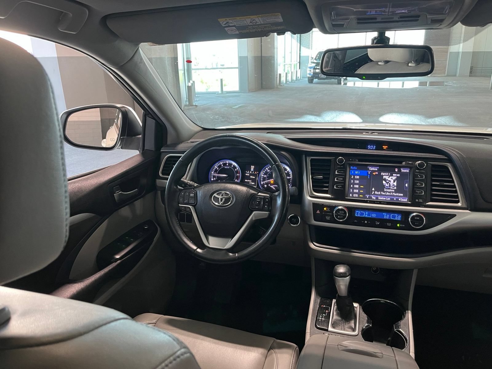 Used 2016 Toyota Highlander XLE FWD image 38
