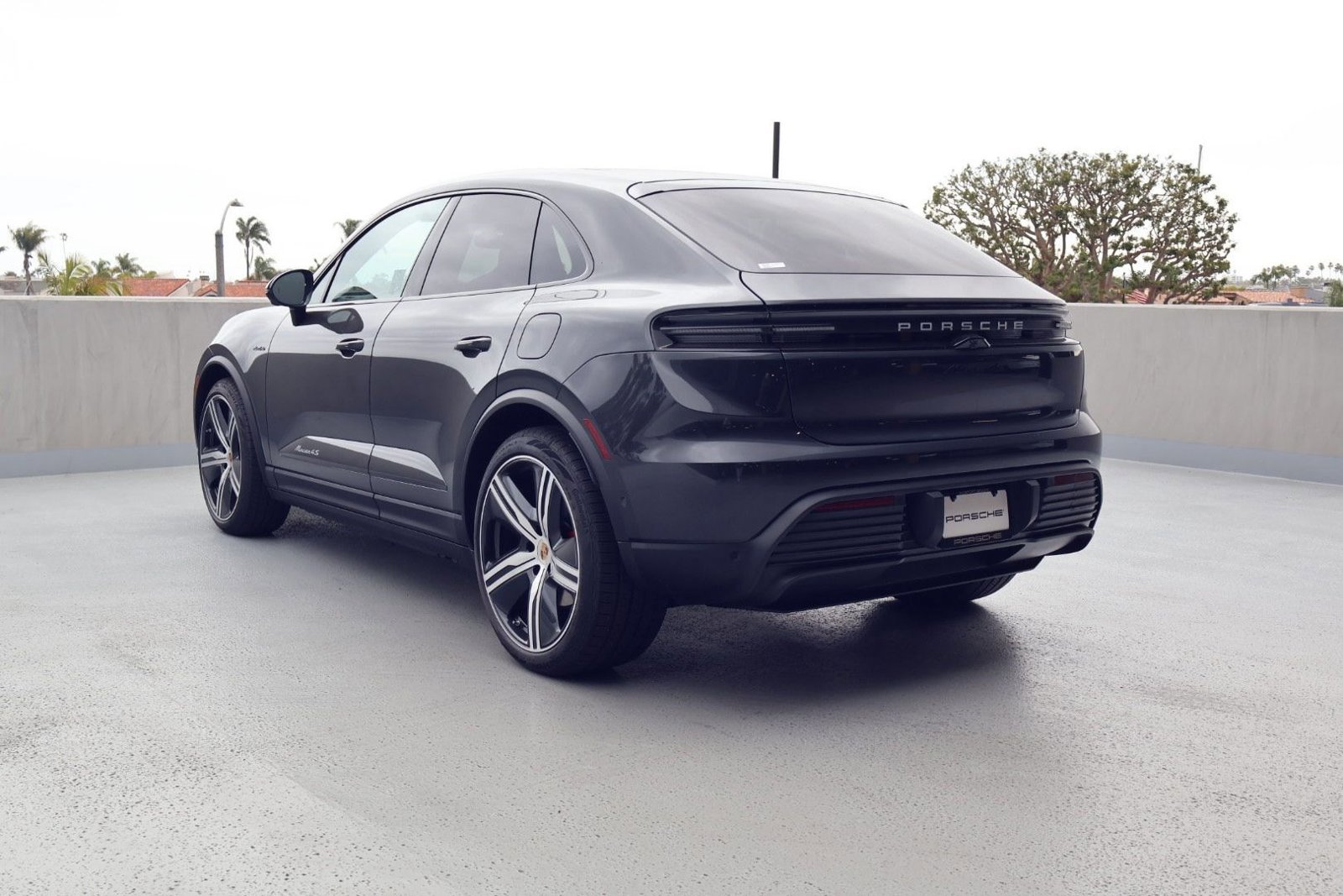 New 2025 Porsche Macan 4S Electric image 3