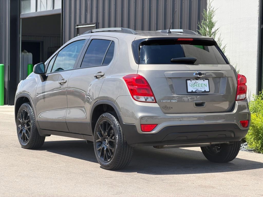 Used 2022 Chevrolet Trax LT w/ Driver Confidence Package AWD/4WD image 3