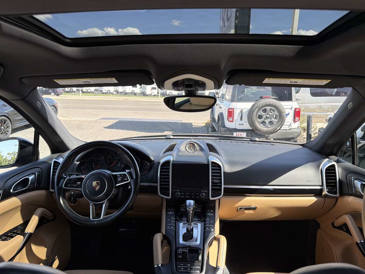 Used 2018 Porsche Cayenne Platinum Edition AWD/4WD image 19