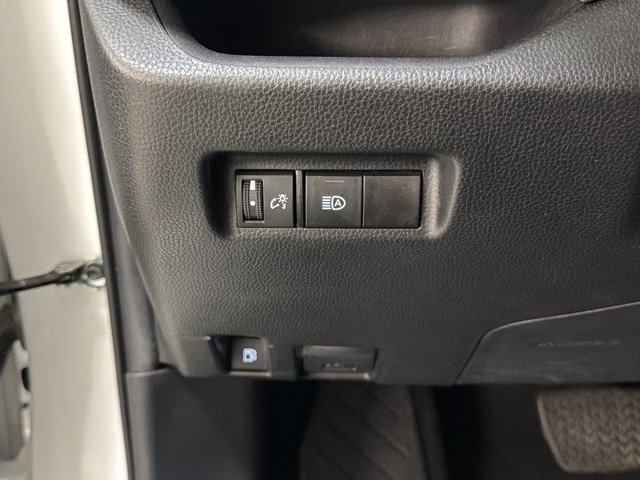 Used 2024 Toyota RAV4 LE AWD/4WD image 34