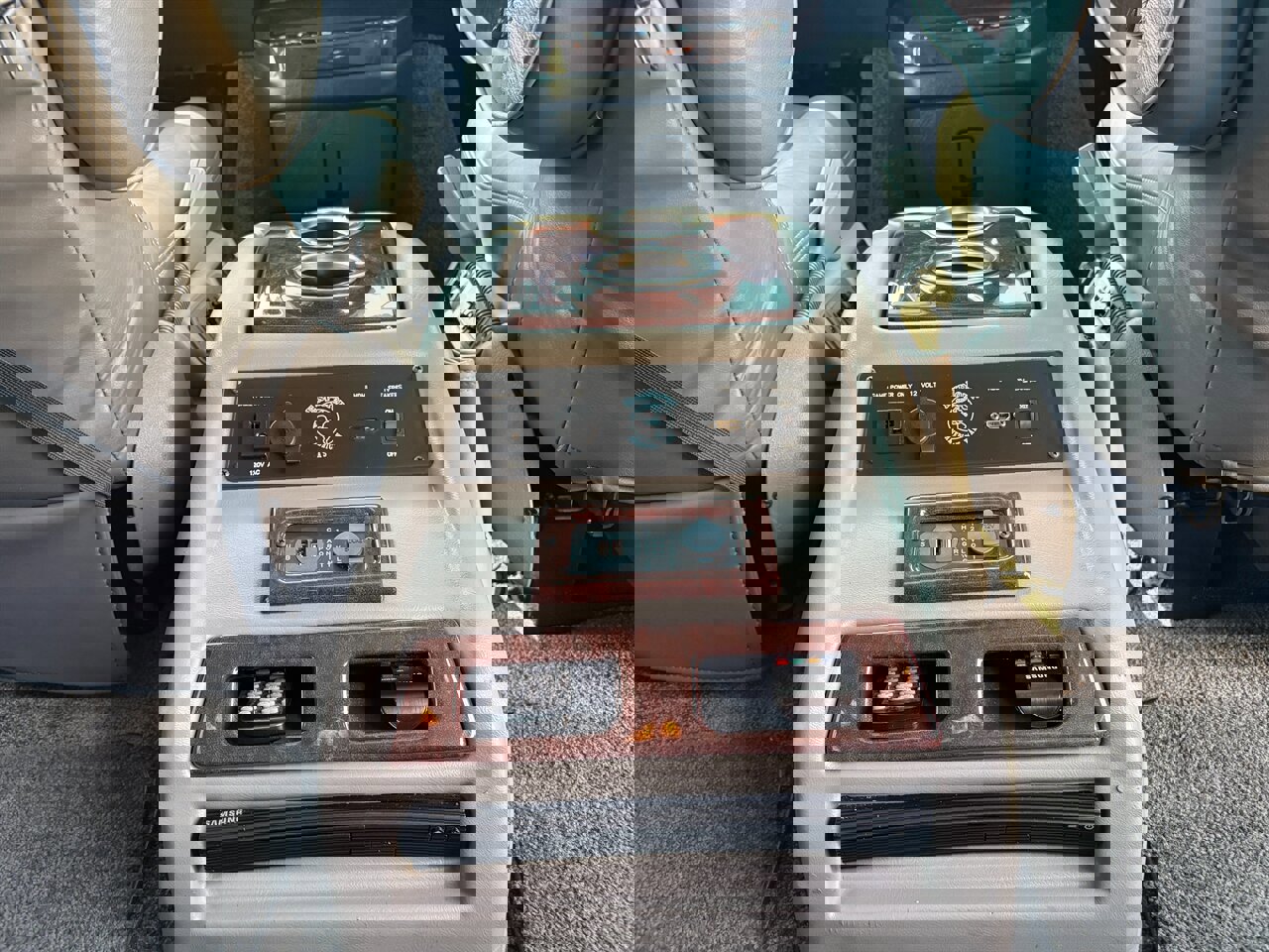 Used 2016 Chevrolet Express 2500 image 21