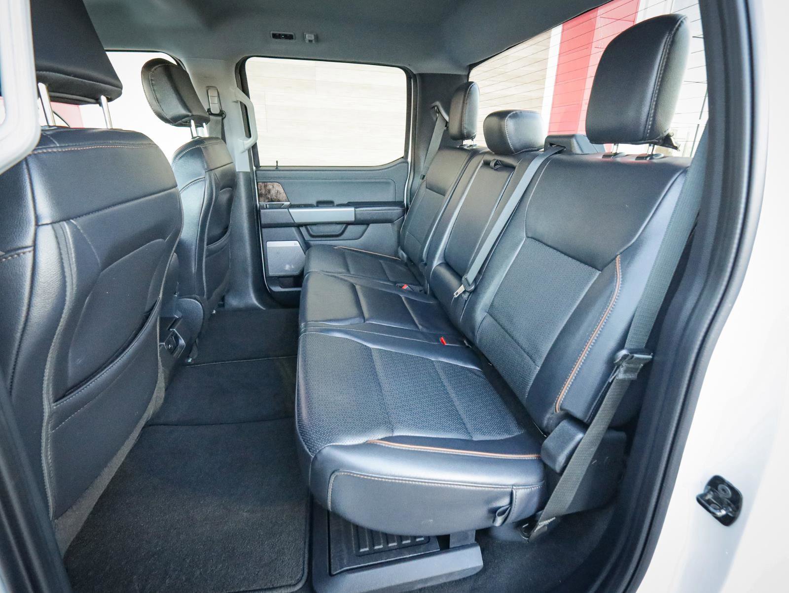 Used 2025 Ford F350 Lariat image 30