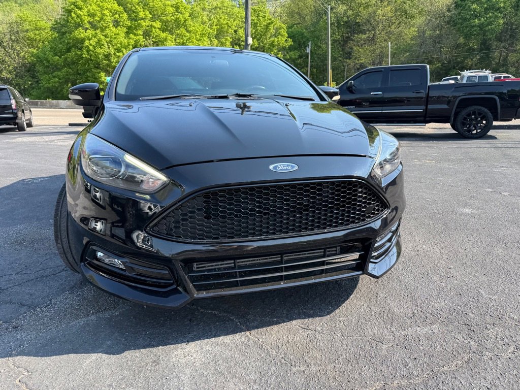 Used 2017 Ford Focus ST w/ Equipment Group 401A FWD image 14