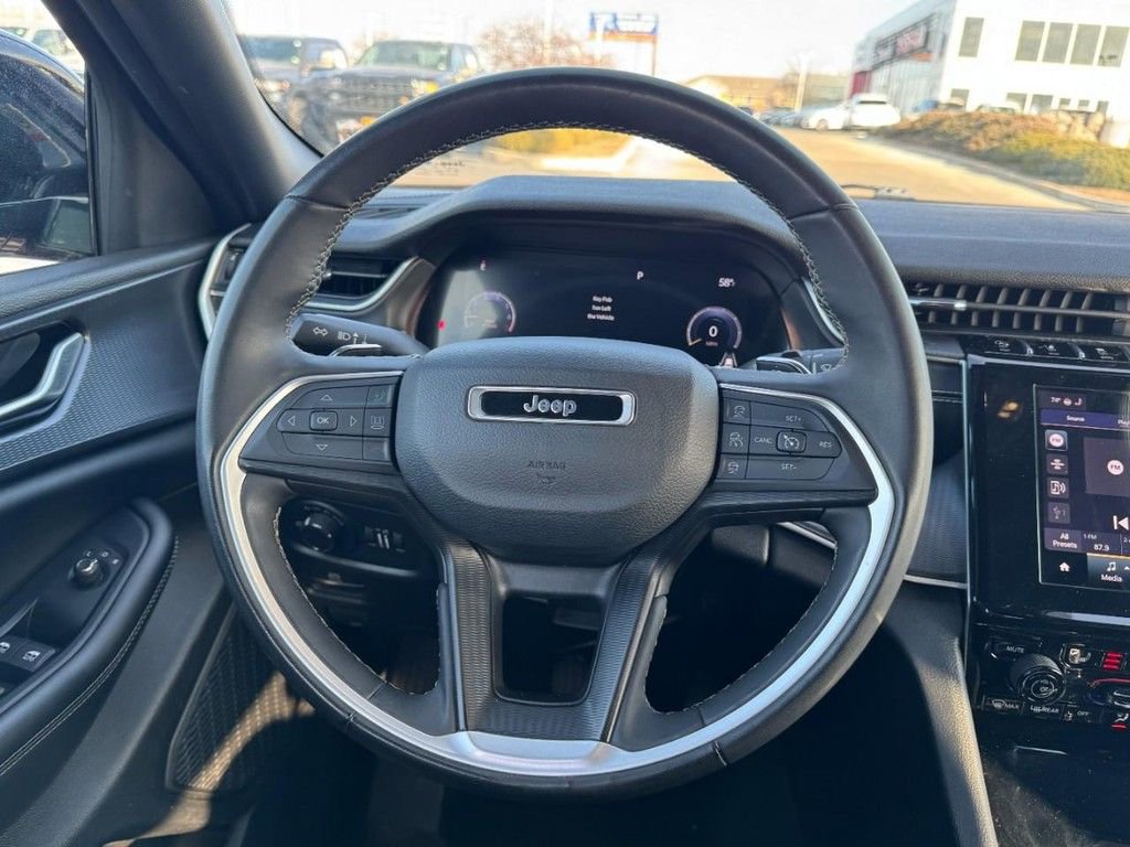 Used 2023 Jeep Grand Cherokee L Laredo AWD/4WD image 13