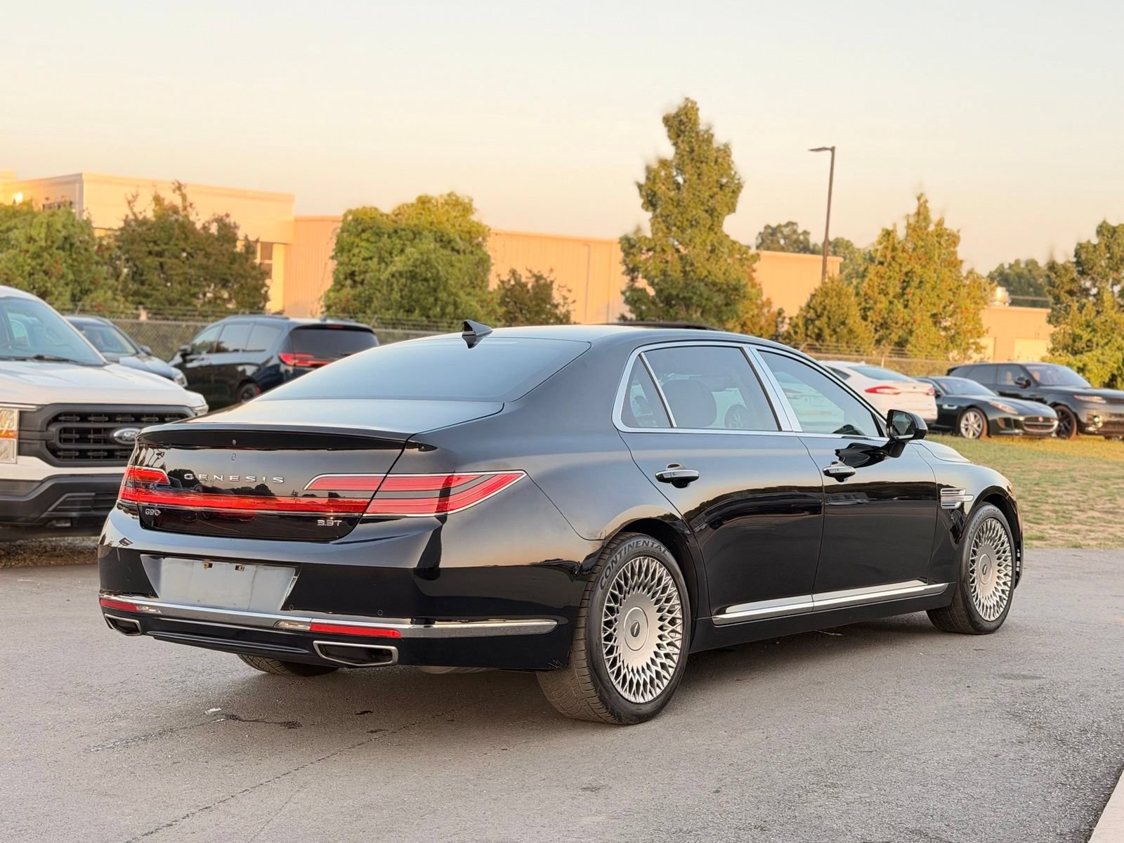Used 2020 Genesis G90 3.3T Premium RWD image 11