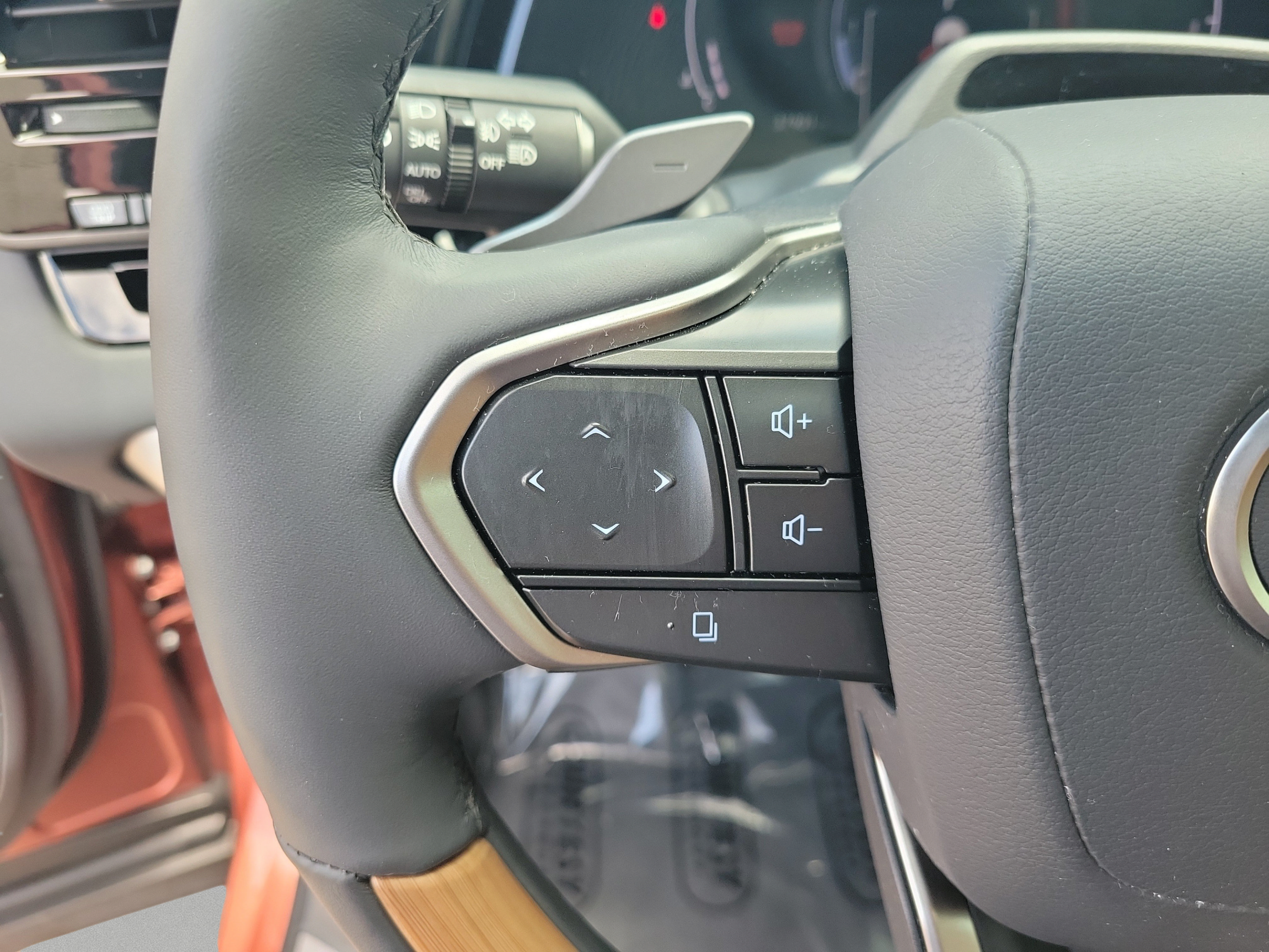 Used 2024 Lexus RX 350 Premium Plus w/ Convenience Package FWD image 10