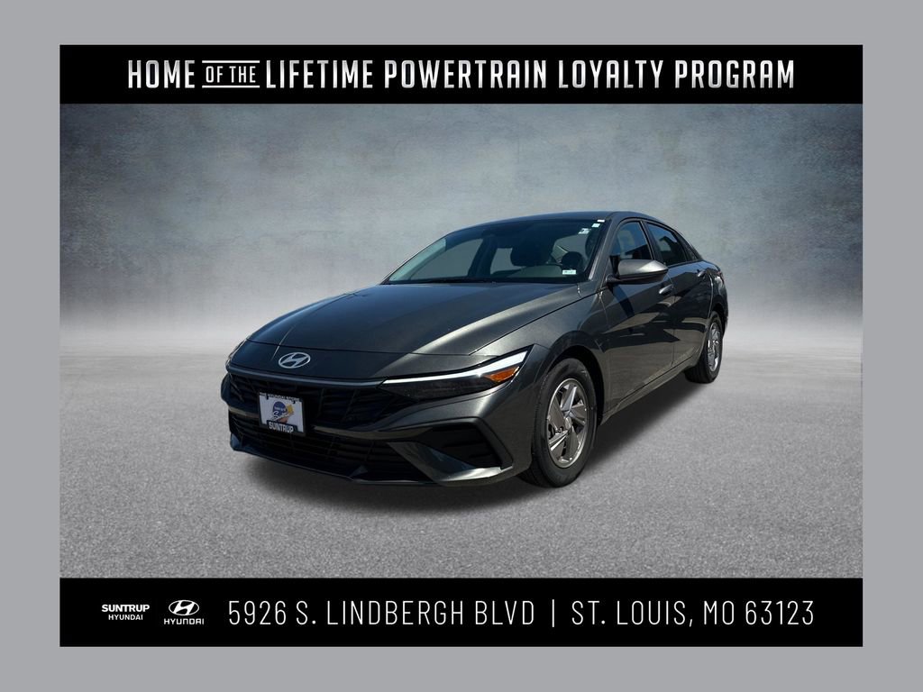 Certified 2025 Hyundai Elantra SE FWD image 1