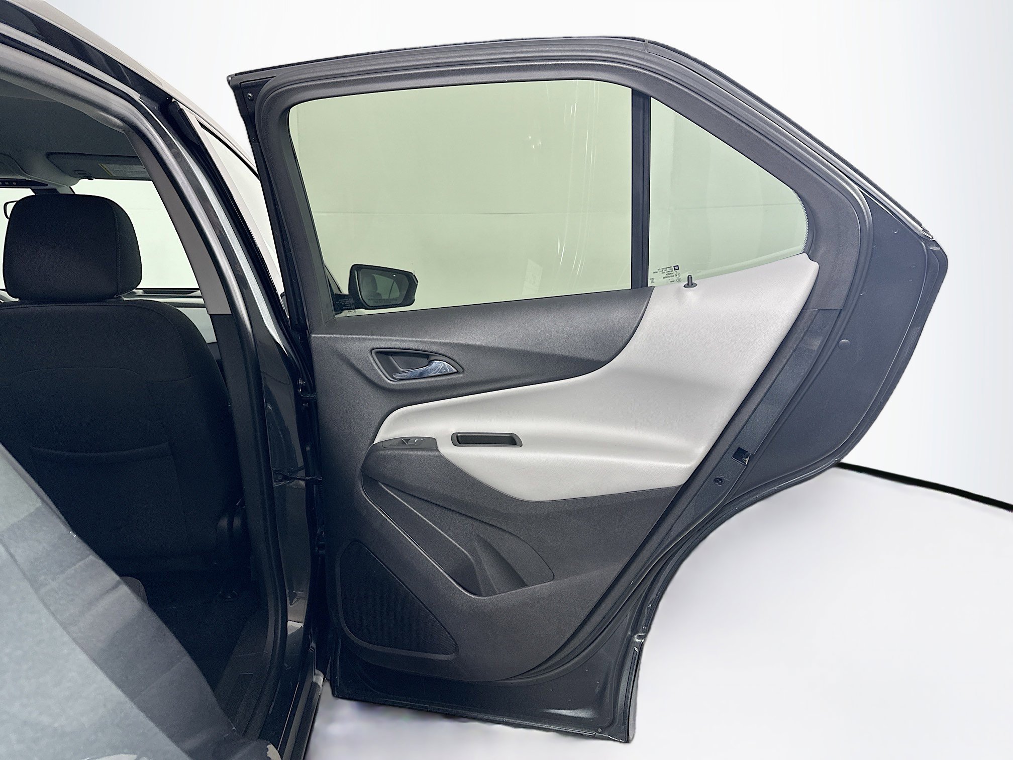 Used 2019 Chevrolet Equinox LS w/ LS Convenience Package image 29