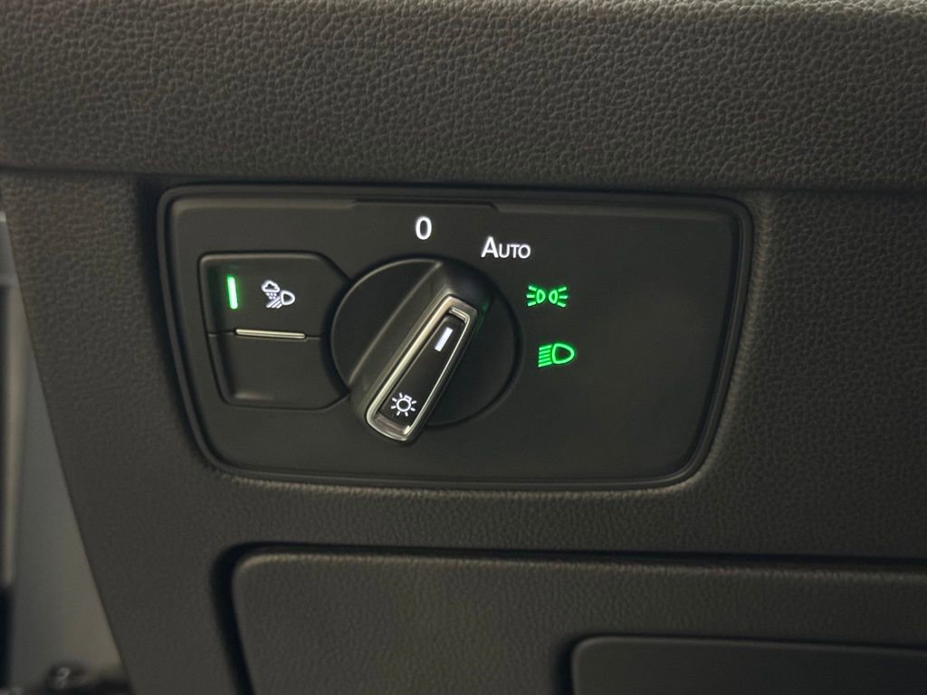 Used 2023 Volkswagen Arteon SEL image 17