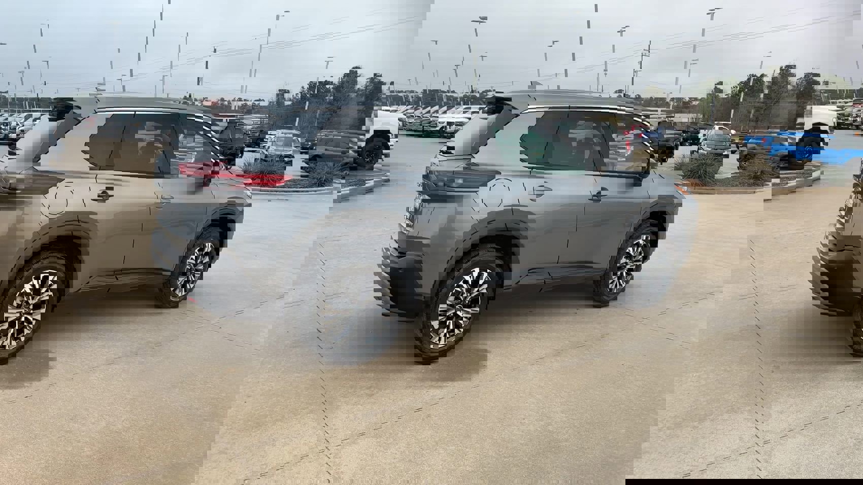 Used 2023 Nissan Rogue SV image 8