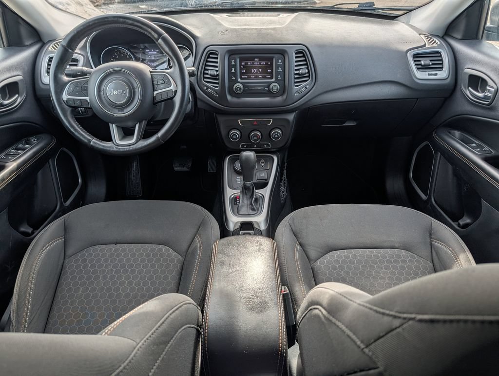 Used 2018 Jeep Compass Sport w/ Cold Weather Group AWD/4WD image 10
