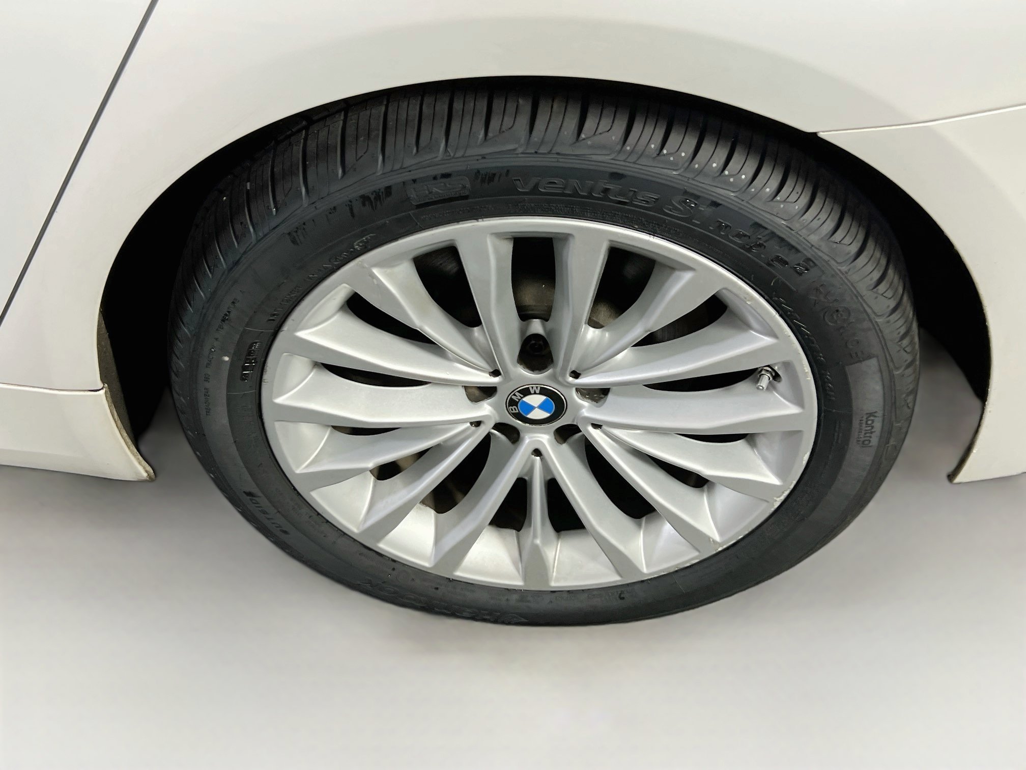 Used 2021 BMW 530i xDrive w/ Premium Package AWD/4WD image 31