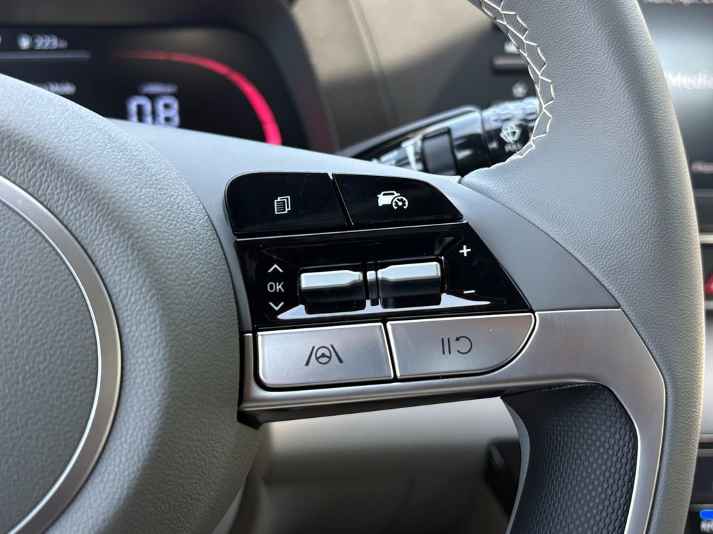 New 2026 Hyundai Elantra Sport image 12