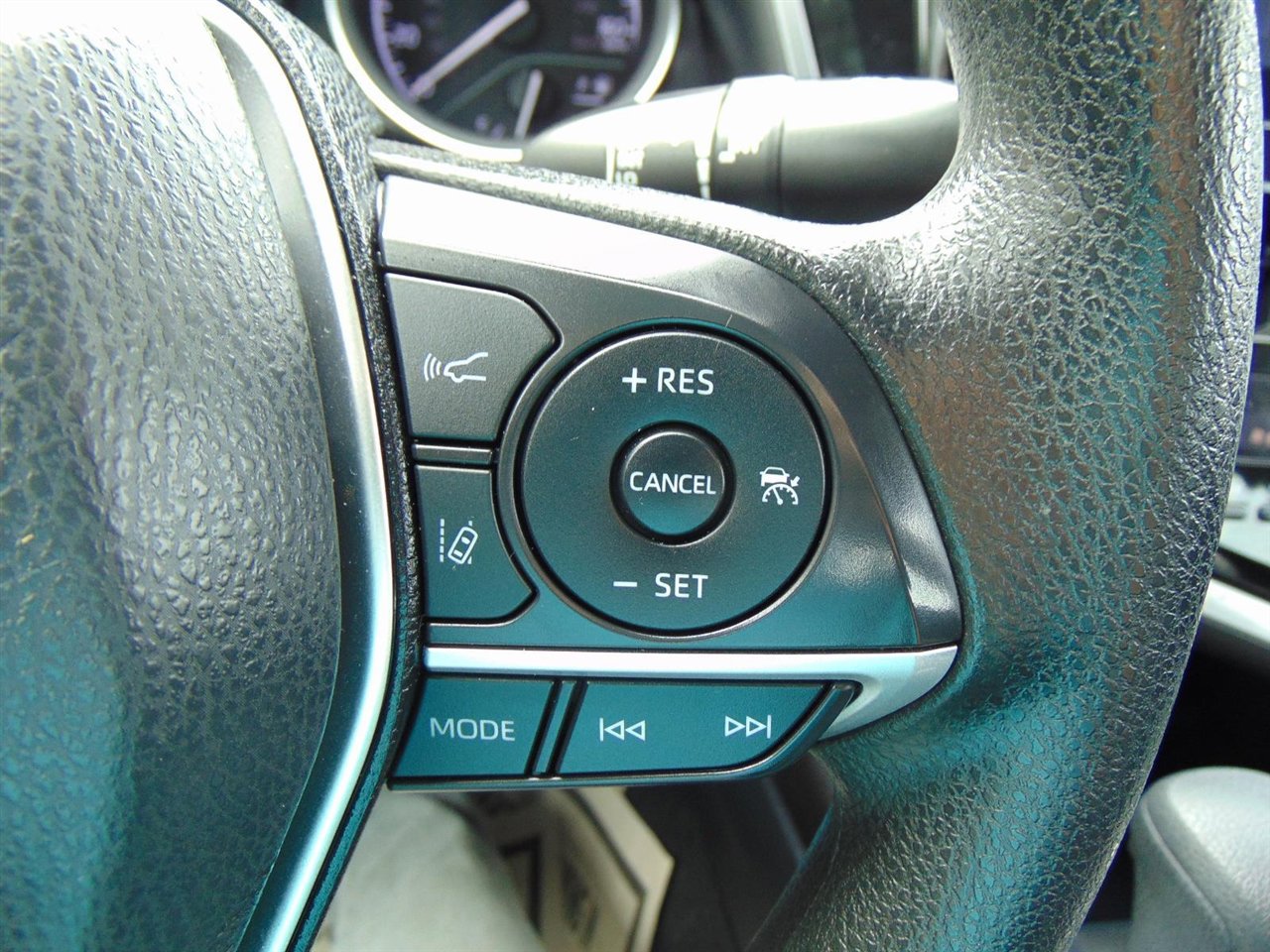 Used 2023 Toyota Camry LE image 30