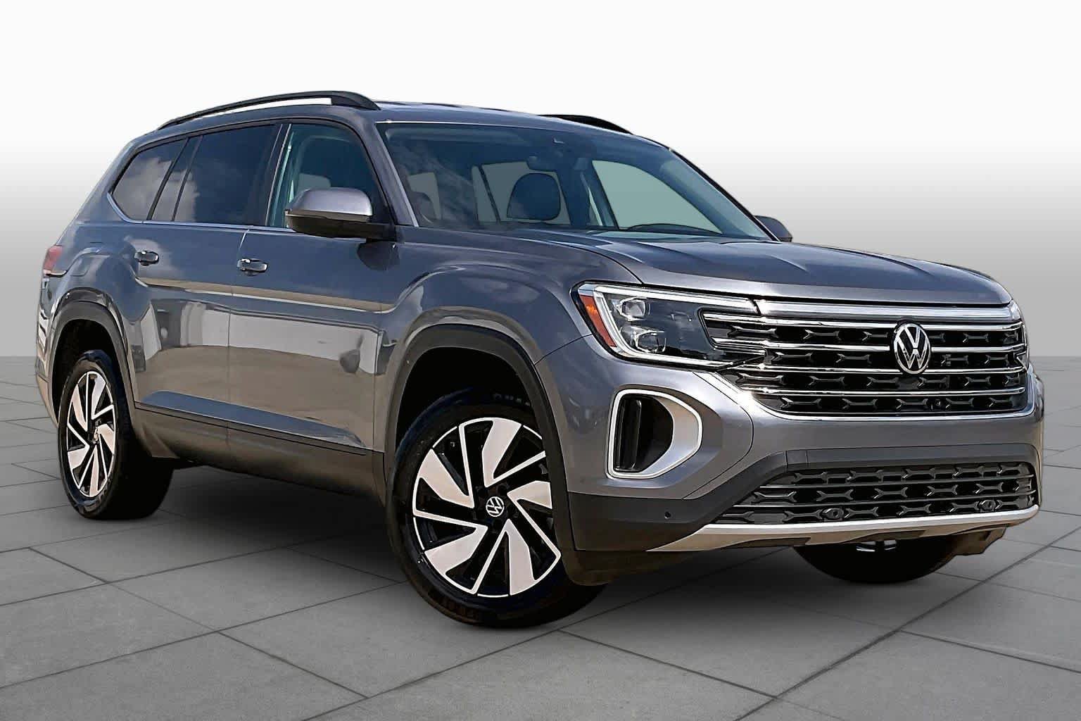 Used 2025 Volkswagen Atlas SE FWD image 3