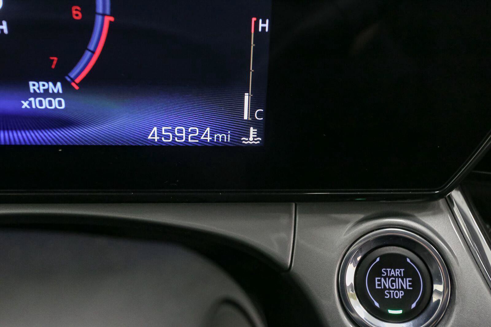 Used 2025 Chevrolet Trax LT FWD image 36