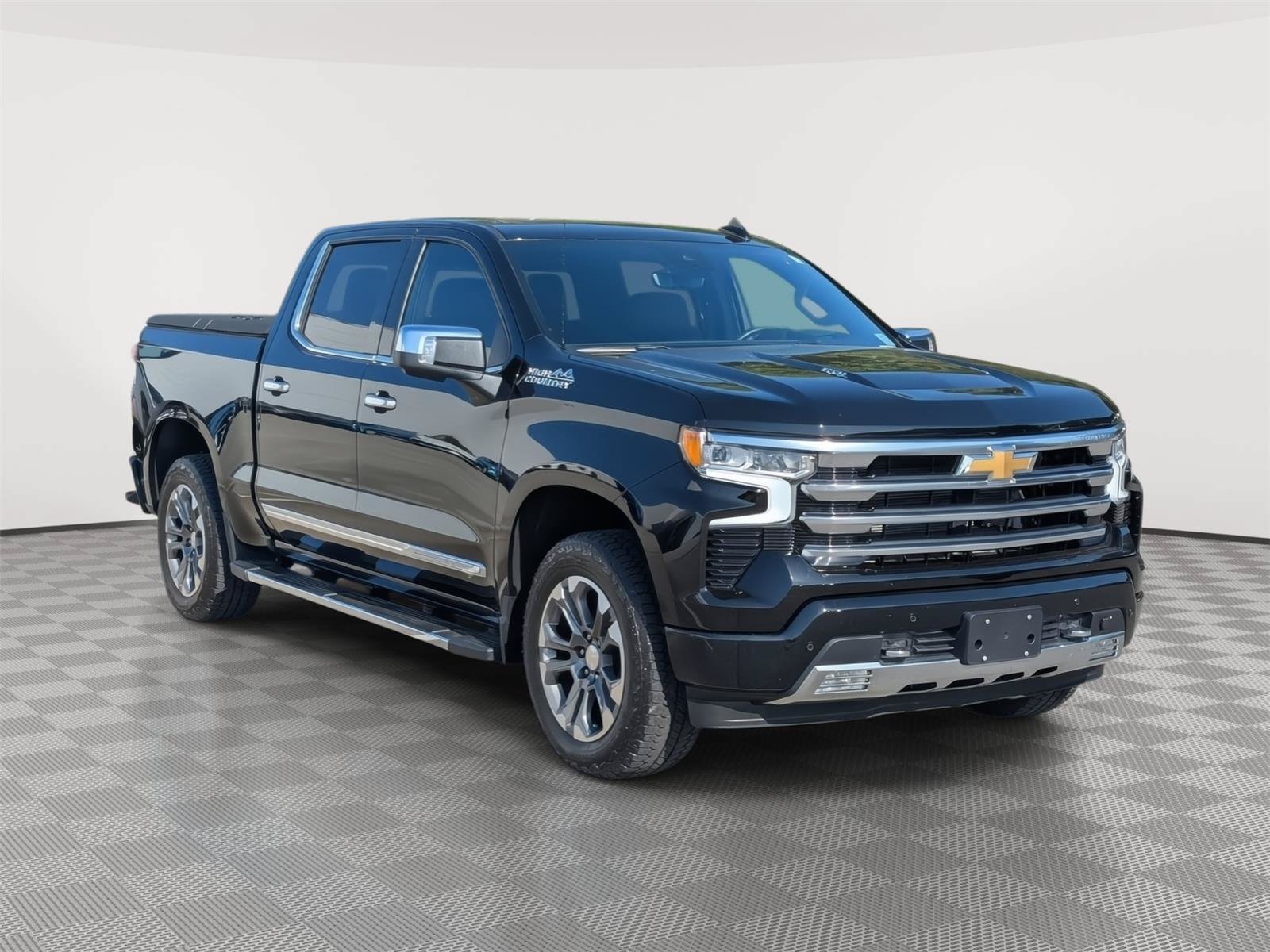 Used 2024 Chevrolet Silverado 1500 High Country w/ Technology Package AWD/4WD image 7