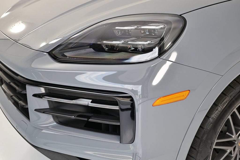 New 2026 Porsche Cayenne Coupe AWD/4WD image 30
