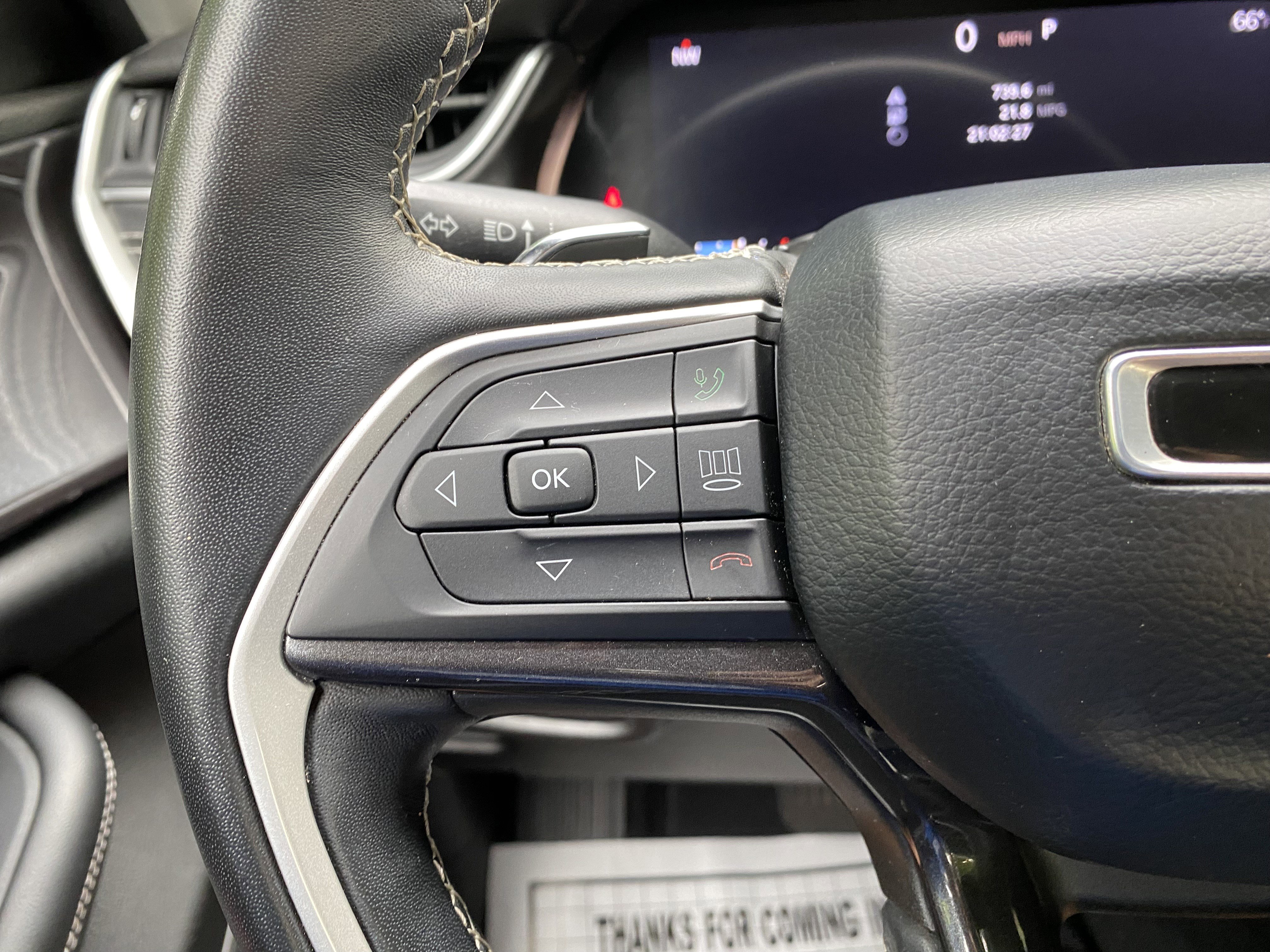 Used 2022 Jeep Grand Cherokee L Laredo w/ Luxury Tech Group I AWD/4WD image 20
