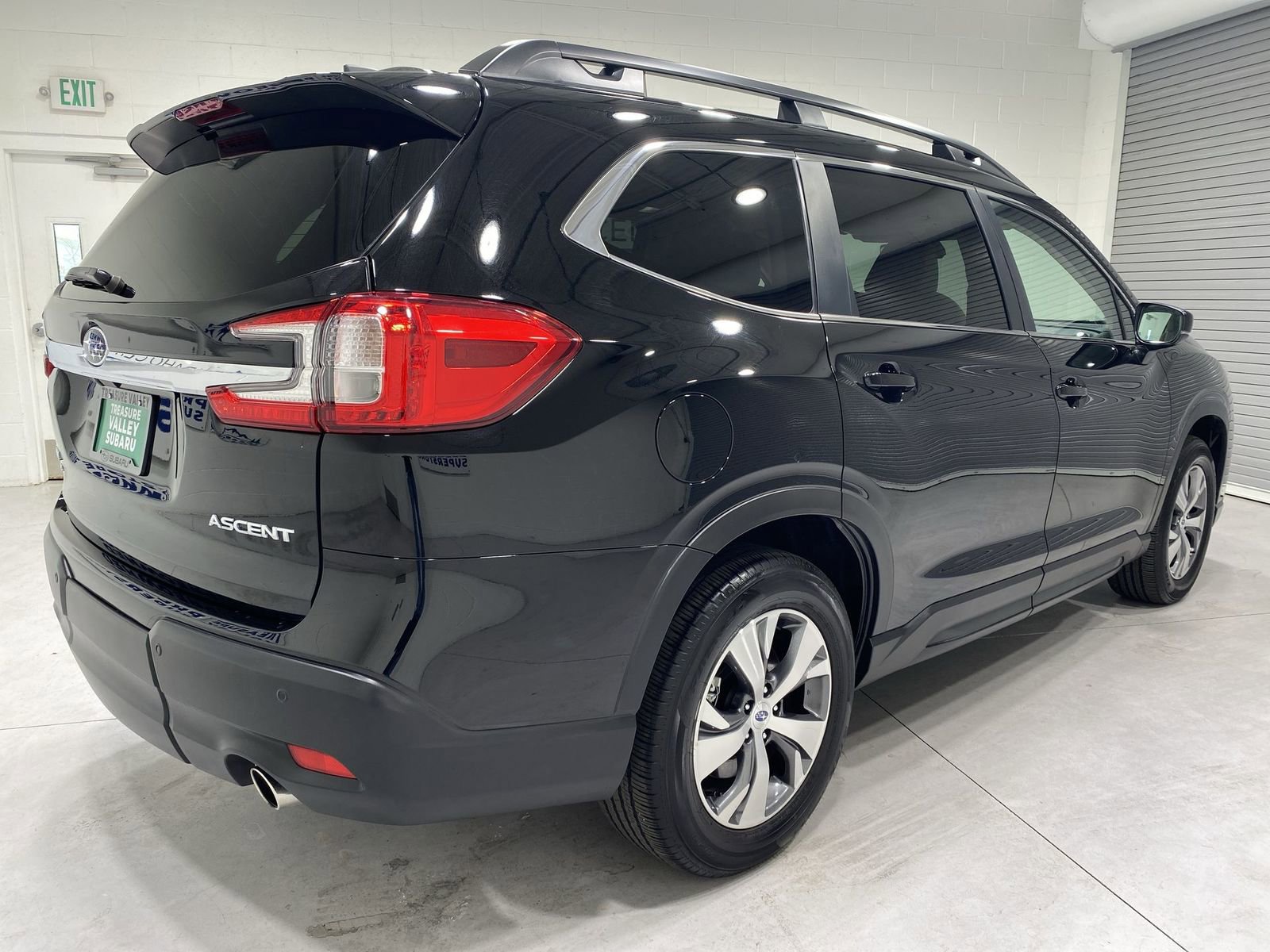 Certified 2025 Subaru Ascent Premium AWD/4WD image 8