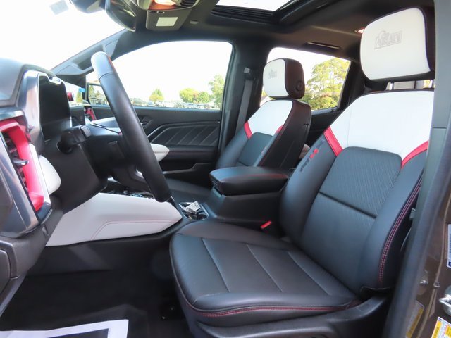 Used 2024 GMC Canyon AT4X w/ AT4X AEV Edition image 18