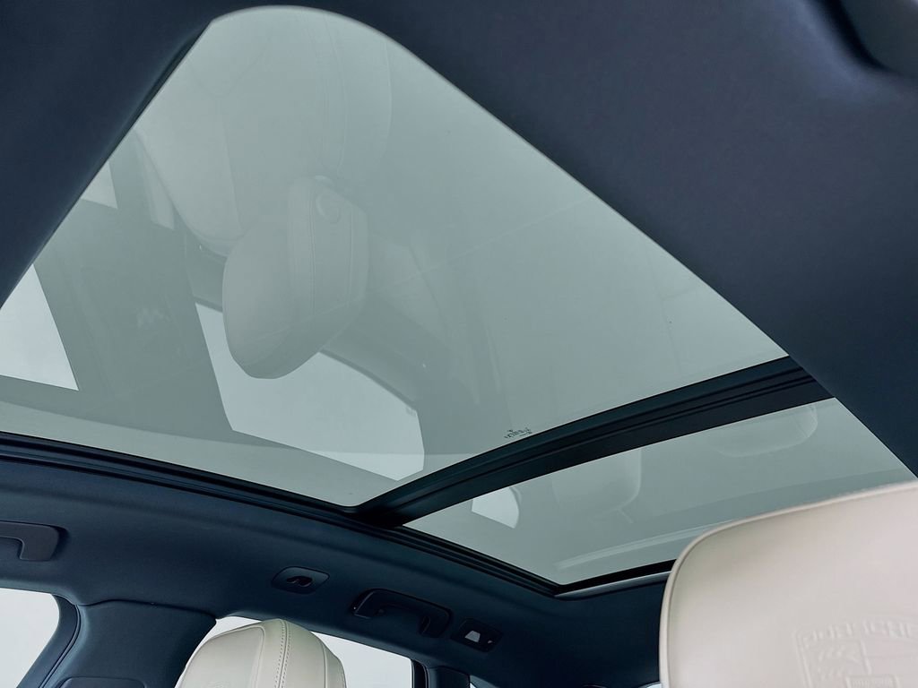 Certified 2025 Porsche Macan image 24