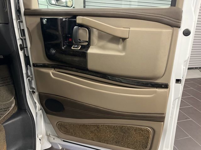 Used 2019 Chevrolet Express 2500 w/ Enhanced Convenience Package image 11