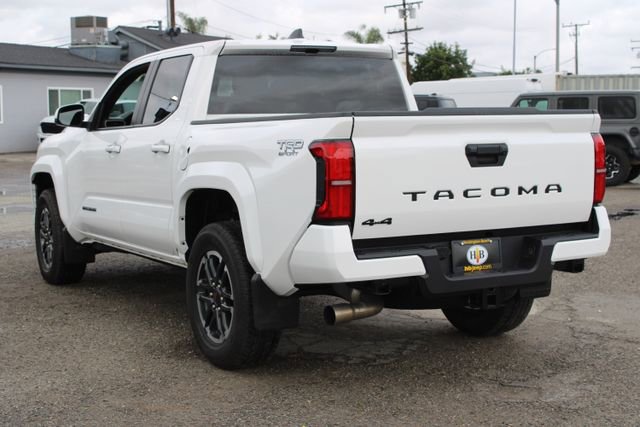 Used 2025 Toyota Tacoma TRD Sport image 3