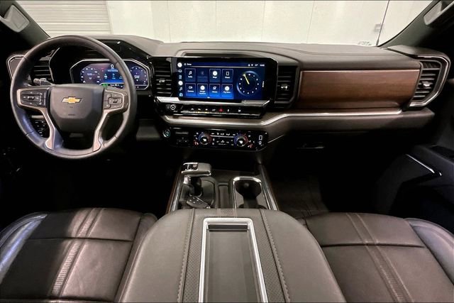 Used 2022 Chevrolet Silverado 1500 High Country w/ High Country Premium Package image 16