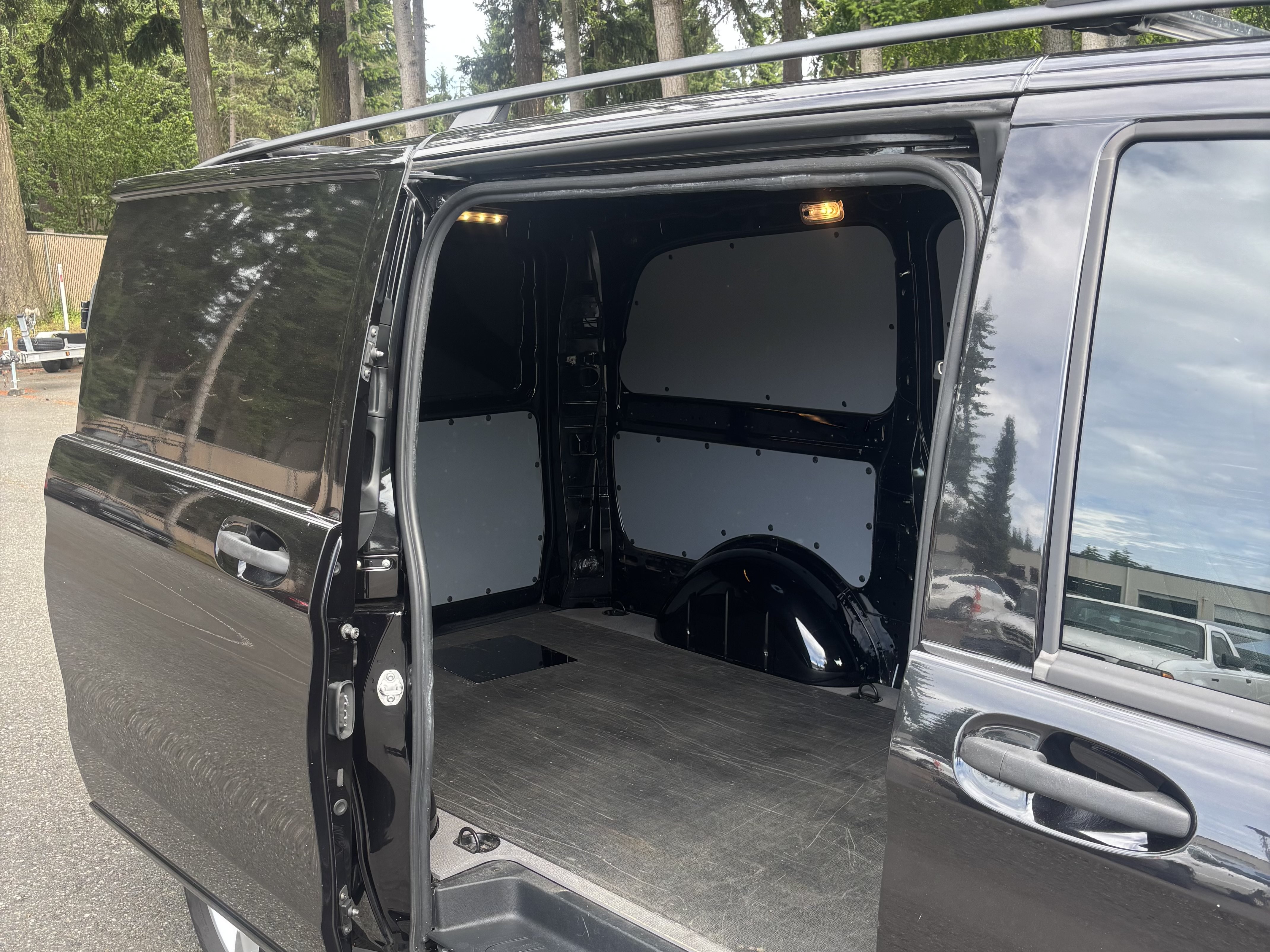 Used 2017 Mercedes-Benz Metris image 7