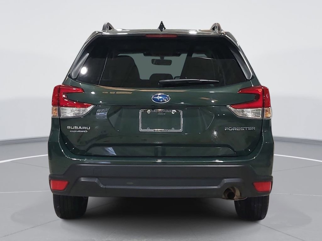 Used 2024 Subaru Forester Premium image 6