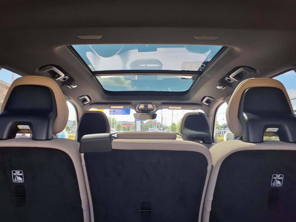 New 2026 Volvo XC90 T8 Plus w/ Protection Package Premier AWD/4WD image 25