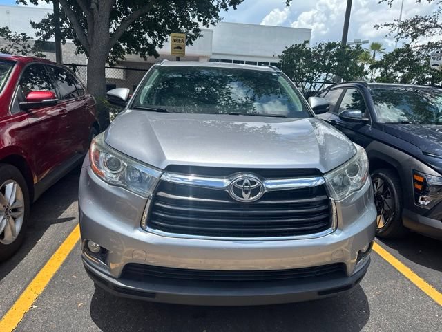 Used 2016 Toyota Highlander Limited FWD image 2