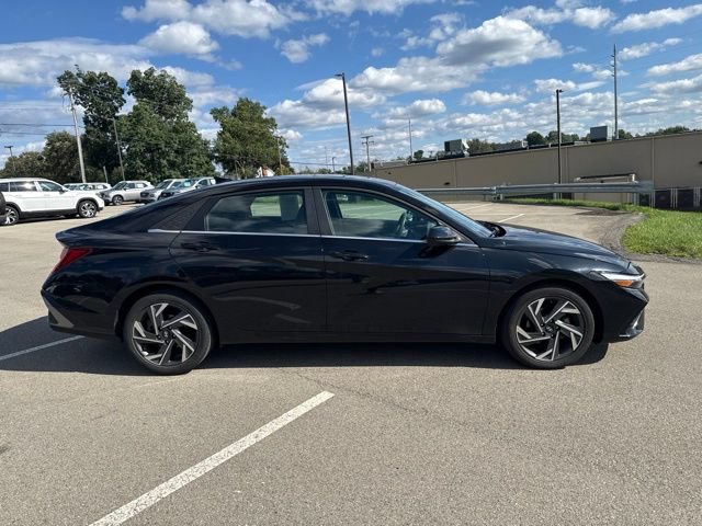 Certified 2024 Hyundai Elantra SEL w/ Convenience Package FWD image 8