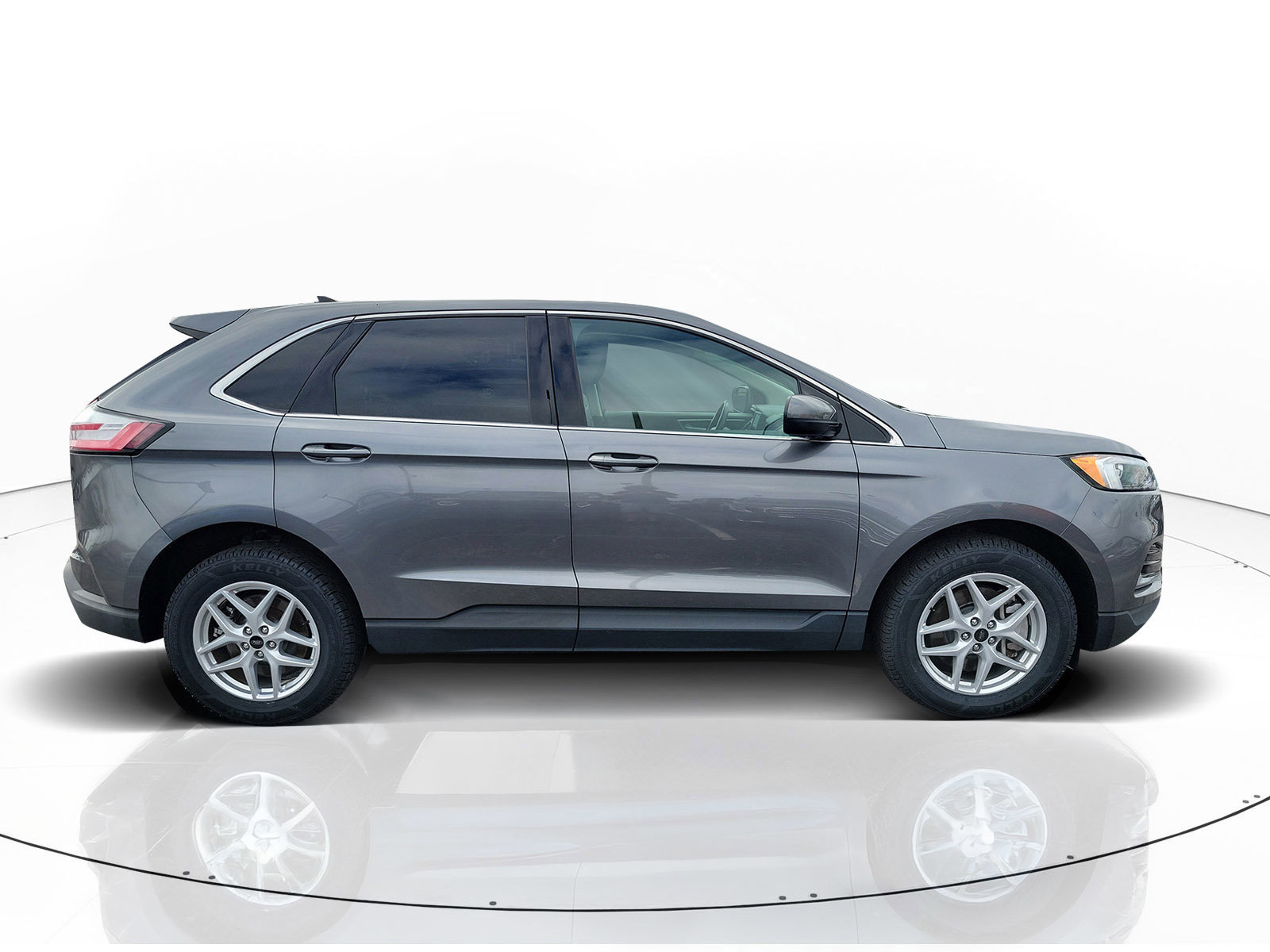Used 2023 Ford Edge SEL image 4