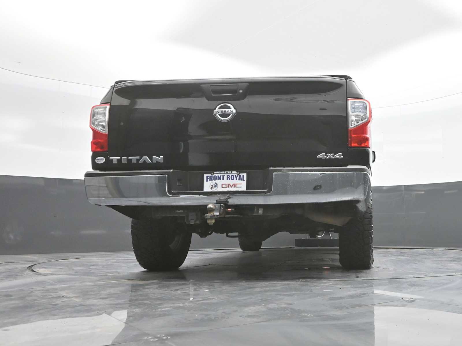 Used 2017 Nissan Titan SV AWD/4WD image 38
